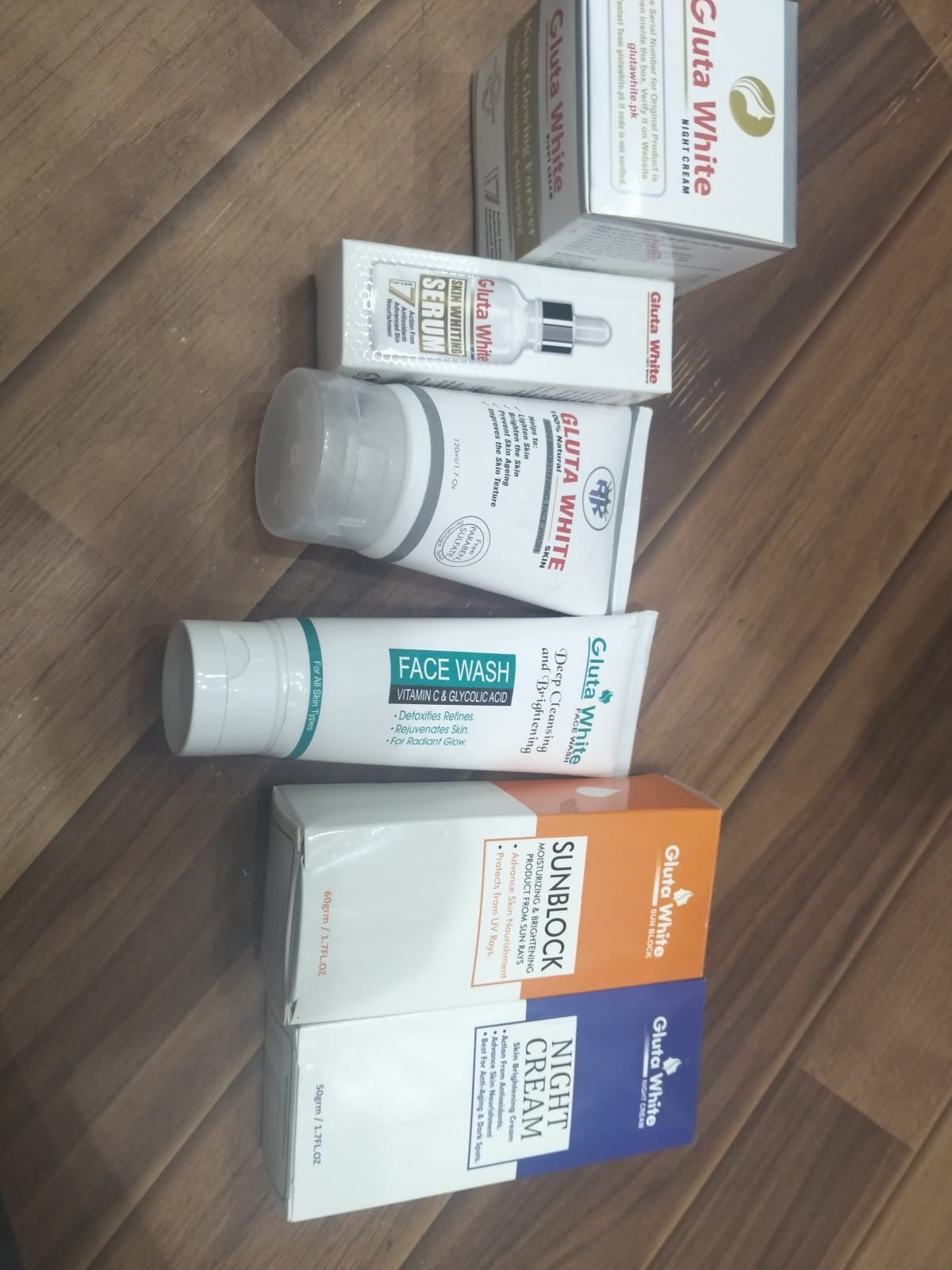 6 In 1 Gluta White Complete Skincare Set